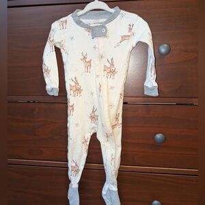 Burt's Bees reindeer jammies size 6-9mo
